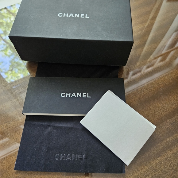 CHANEL- NWT- Black Sunglasses- Women's - Picture 4 of 7